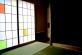 各室の雰囲気が見えてきた。畳と明かり障子が入った和室。
