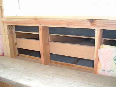 玄関屋根納まり