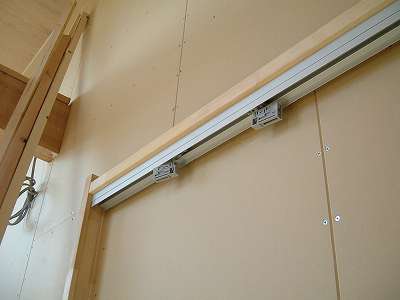 建具吊り金物